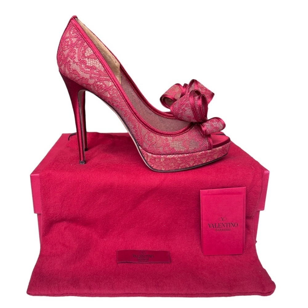 Valentino Garavani Red Bow Heels - Picture 3 of 11